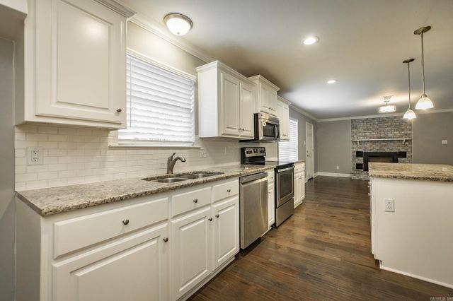 10 Pinewood Street, Cabot, AR 72023