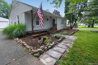 2130 Luwanna Drive, Lansing, MI 48910