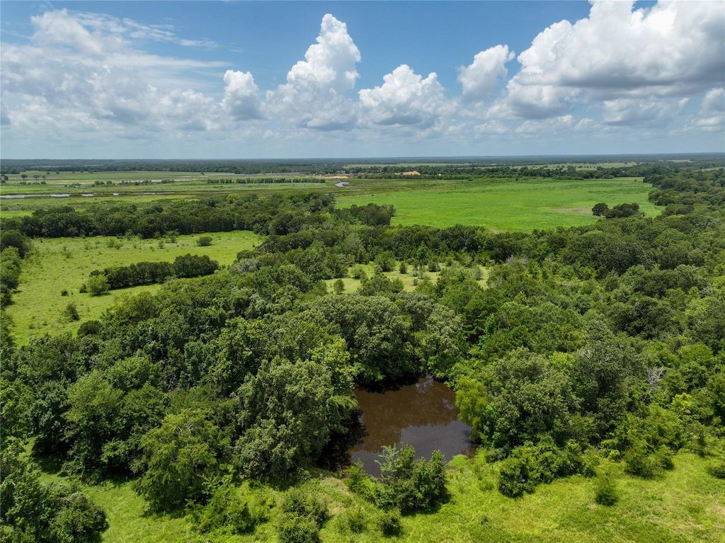 10513 County Road 2065, Crockett, TX 75835