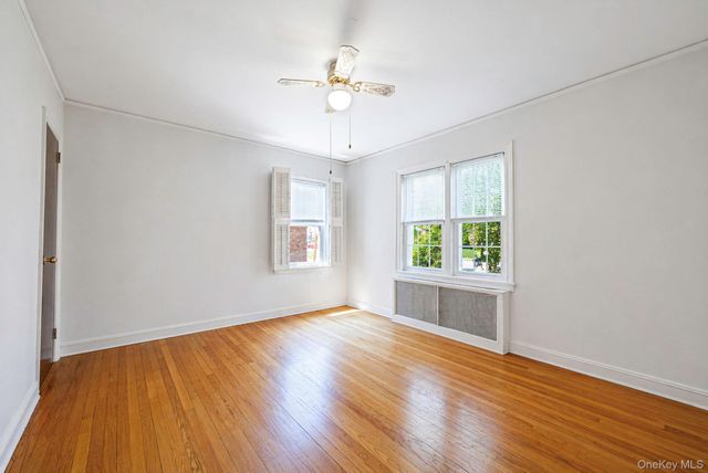 8 Maple Lane, New Hyde Park, NY 11040