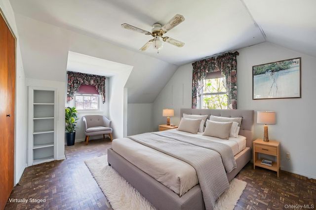 8 Maple Lane, New Hyde Park, NY 11040