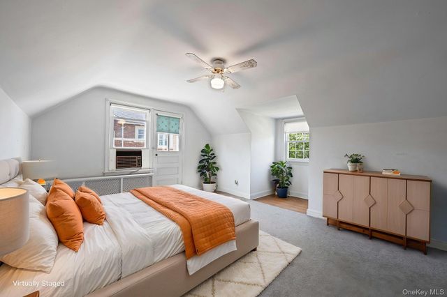 8 Maple Lane, New Hyde Park, NY 11040