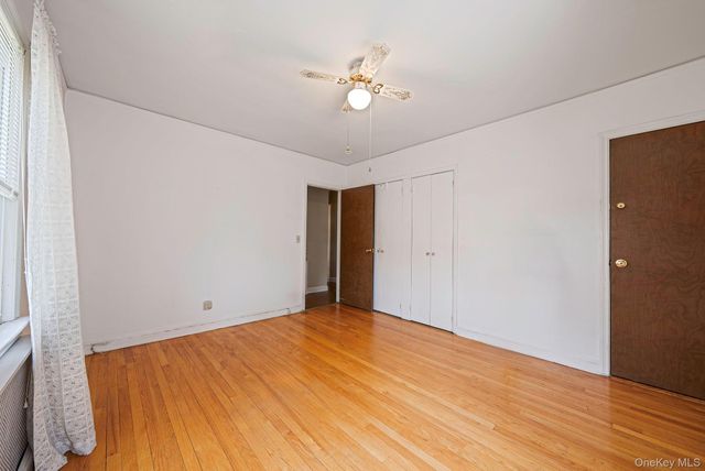 8 Maple Lane, New Hyde Park, NY 11040