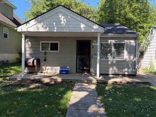 8443 Mettetal Street, Detroit, MI 48228