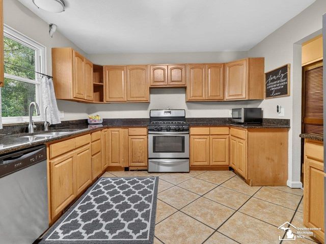 11589 Brookshire Drive, Bedford Twp, MI 48182