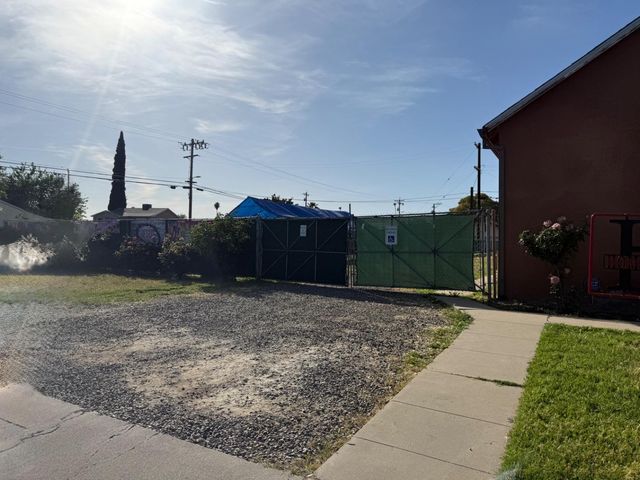 1416 Orange Avenue, Chowchilla, CA 93610