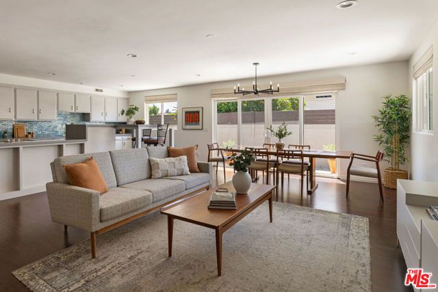 3022 Tyburn Street, Los Angeles, CA 90039