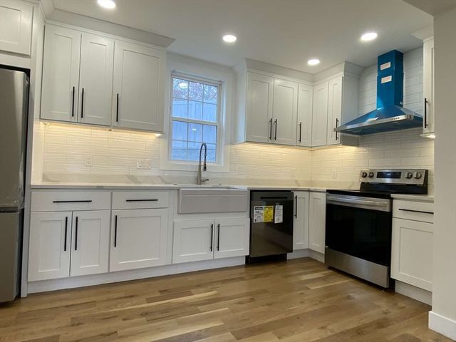 30 Russell Road 30, Chelmsford, MA 01863