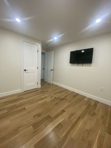 30 Russell Road 30, Chelmsford, MA 01863