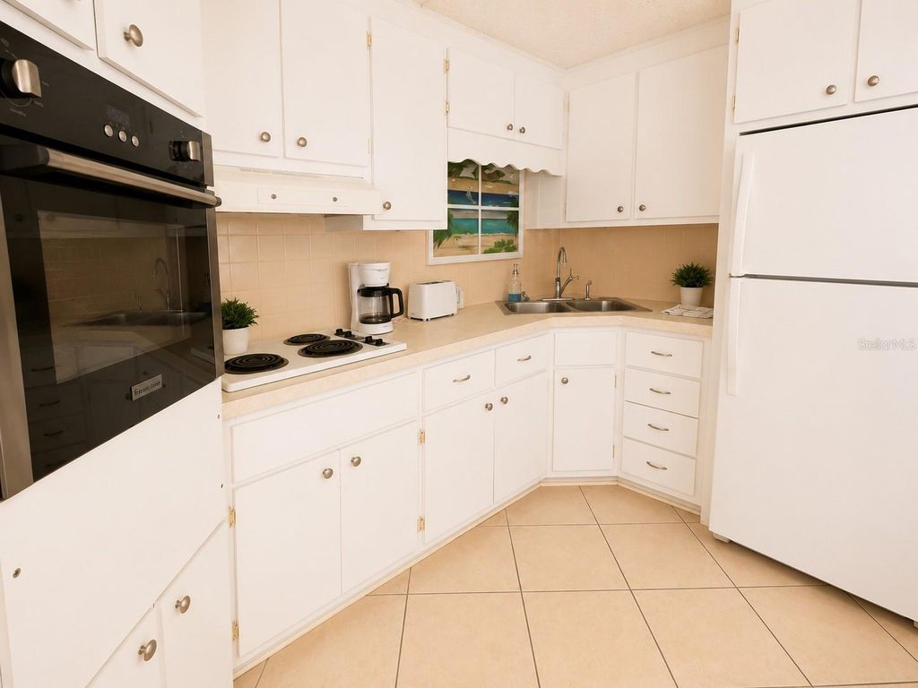 Image 13 of property listing at 6918 E BAYOU LANE, Bradenton, FL 34207