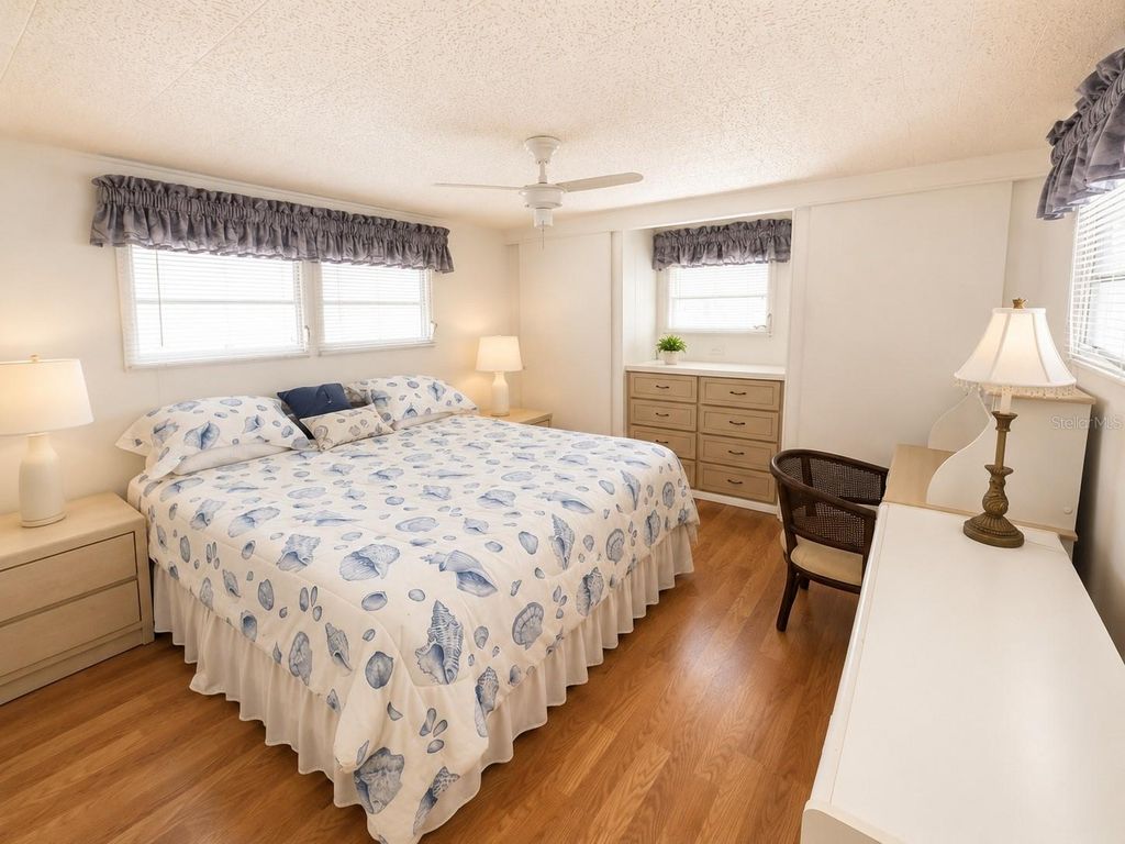 Image 14 of property listing at 6918 E BAYOU LANE, Bradenton, FL 34207