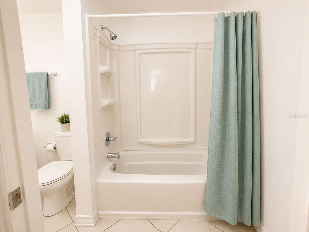 Image 16 of property listing at 6918 E BAYOU LANE, Bradenton, FL 34207