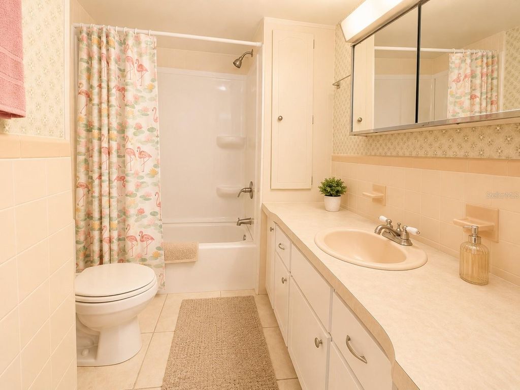 Image 21 of property listing at 6918 E BAYOU LANE, Bradenton, FL 34207