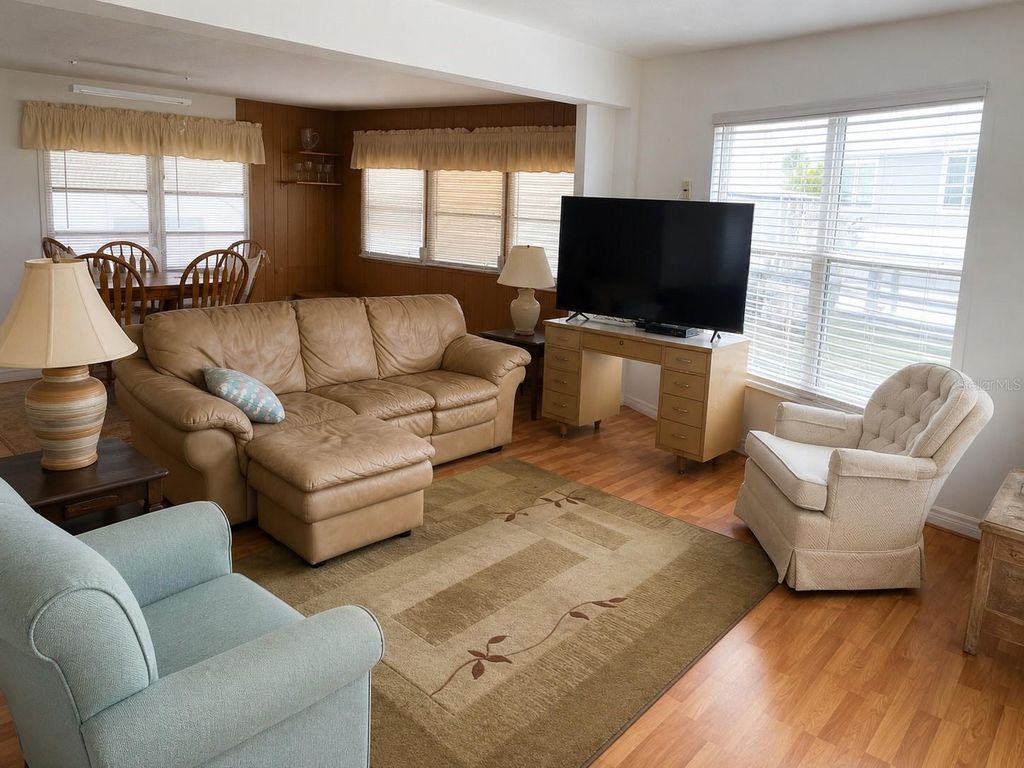 Image 7 of property listing at 6918 E BAYOU LANE, Bradenton, FL 34207