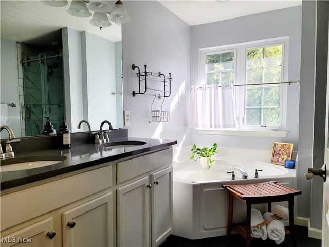 1830 Parker Lane, Twinsburg, OH 44087