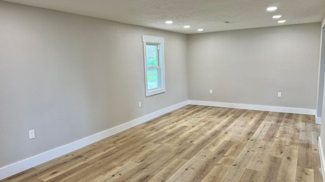 10308 E Business 60, Mountain Grove, MO 65711