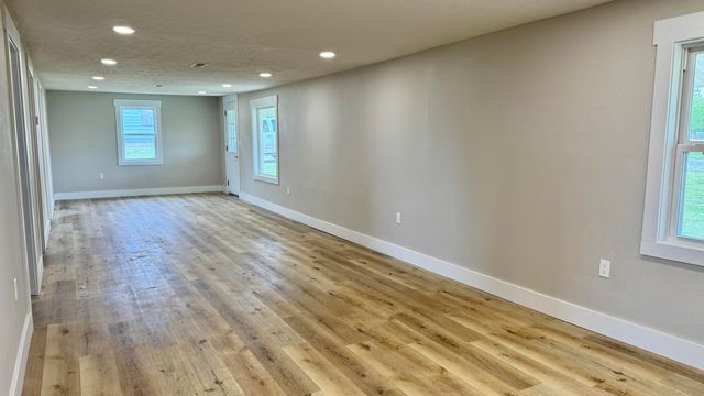 10308 E Business 60, Mountain Grove, MO 65711