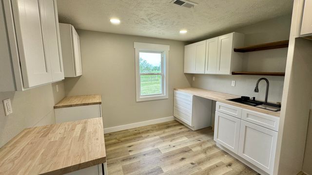 10308 E Business 60, Mountain Grove, MO 65711