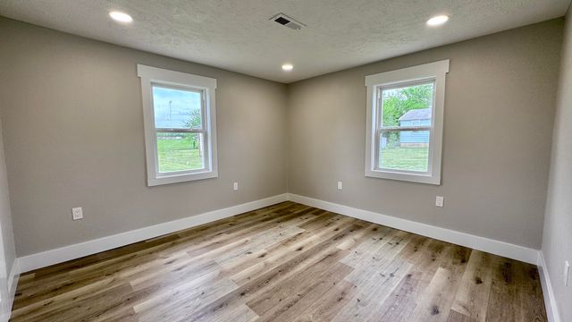 10308 E Business 60, Mountain Grove, MO 65711