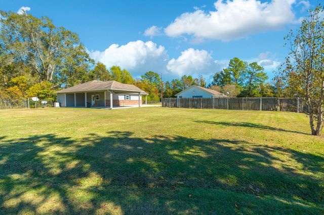 816 Martin Luther King Road, Ames, TX 77575