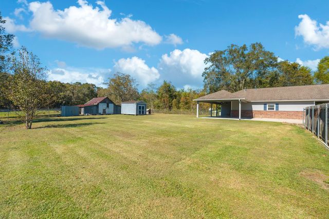 816 Martin Luther King Road, Ames, TX 77575