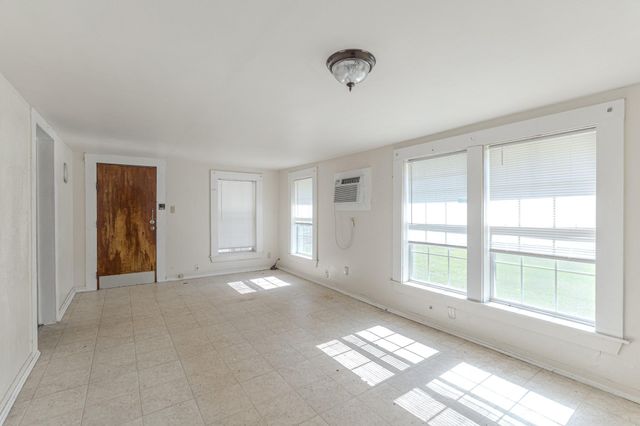 816 Martin Luther King Road, Ames, TX 77575