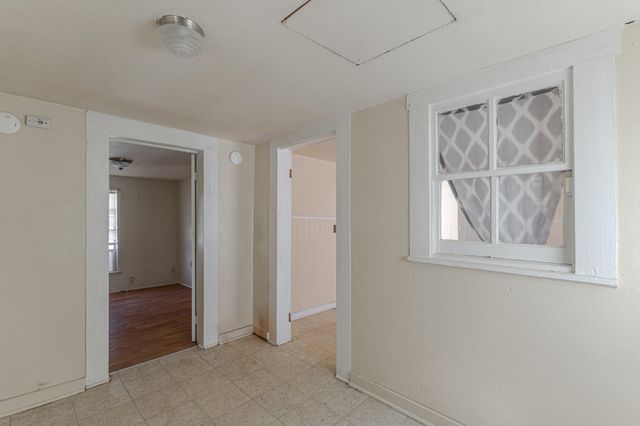 816 Martin Luther King Road, Ames, TX 77575