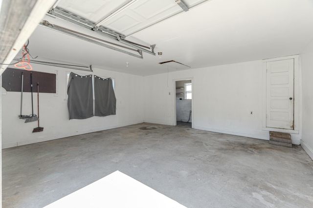 816 Martin Luther King Road, Ames, TX 77575