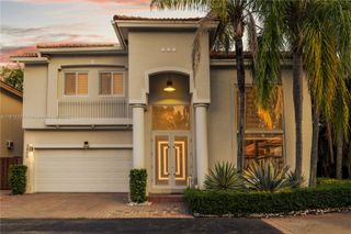 5869 NW 112th Ct, Doral, FL 33178