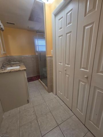 65 Shady Ln, Bridgewater Twp., NJ 08805