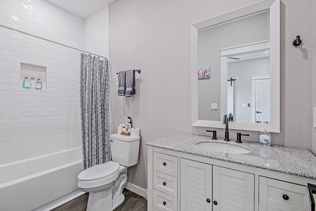 1079 Cedar Lane, Gilchrist, TX 77617