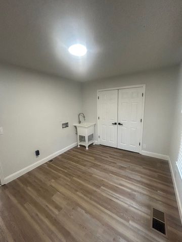 6 McKendree Cir, Hermitage, TN 37076