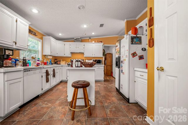 98 Lanning Drive, Columbus, NC 28722