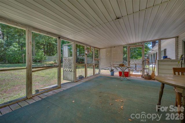98 Lanning Drive, Columbus, NC 28722