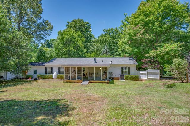 98 Lanning Drive, Columbus, NC 28722