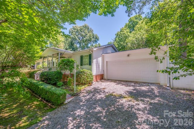 98 Lanning Drive, Columbus, NC 28722