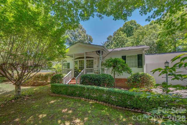 98 Lanning Drive, Columbus, NC 28722