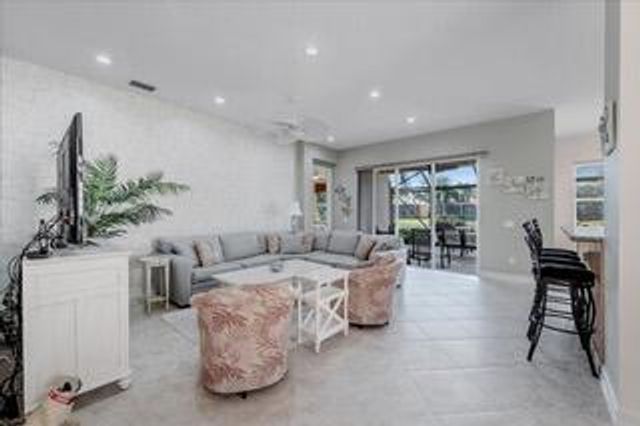 10599 Silverton Lane, Boynton Beach, FL 33437