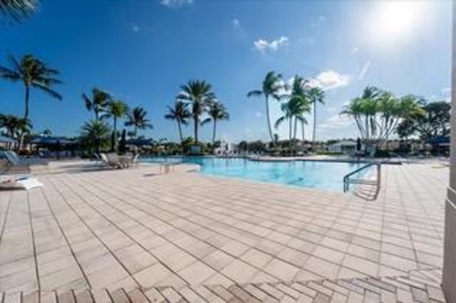 10599 Silverton Lane, Boynton Beach, FL 33437