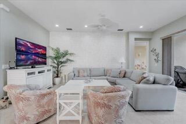 10599 Silverton Lane, Boynton Beach, FL 33437