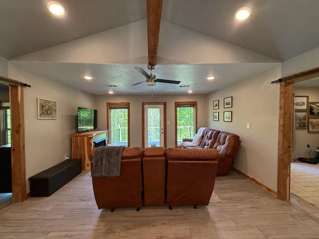 220 Timber Ridge Road, Mammoth Spring, AR 72554