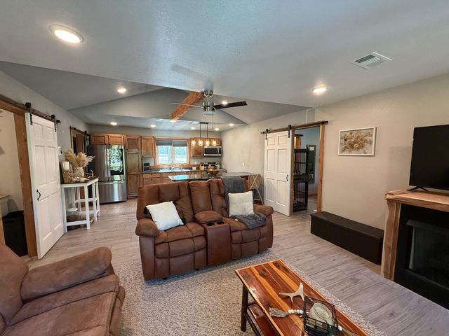 220 Timber Ridge Road, Mammoth Spring, AR 72554