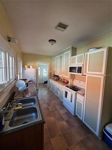 1568 DREW STREET, Clearwater, FL 33755