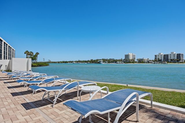19800 Sandpointe Bay Drive 802, Tequesta, FL 33469