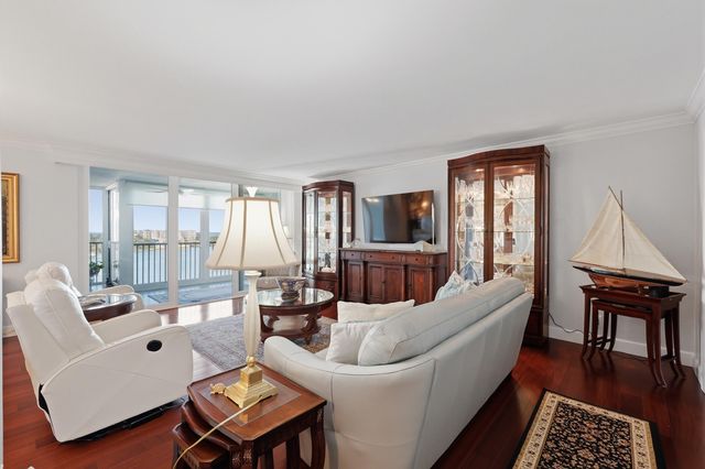 19800 Sandpointe Bay Drive 802, Tequesta, FL 33469