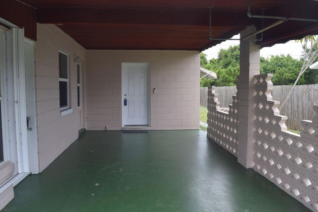 1622 NE Maureen Court, Jensen Beach, FL 34957