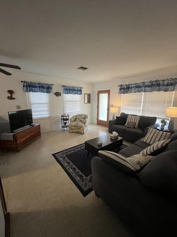 1622 NE Maureen Court, Jensen Beach, FL 34957