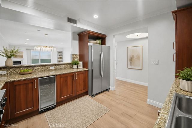 1878 Greenfield Avenue 204, Los Angeles, CA 90025