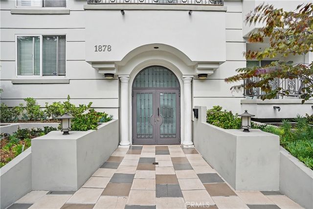 1878 Greenfield Avenue 204, Los Angeles, CA 90025