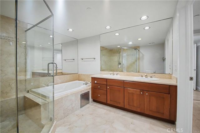 1878 Greenfield Avenue 204, Los Angeles, CA 90025